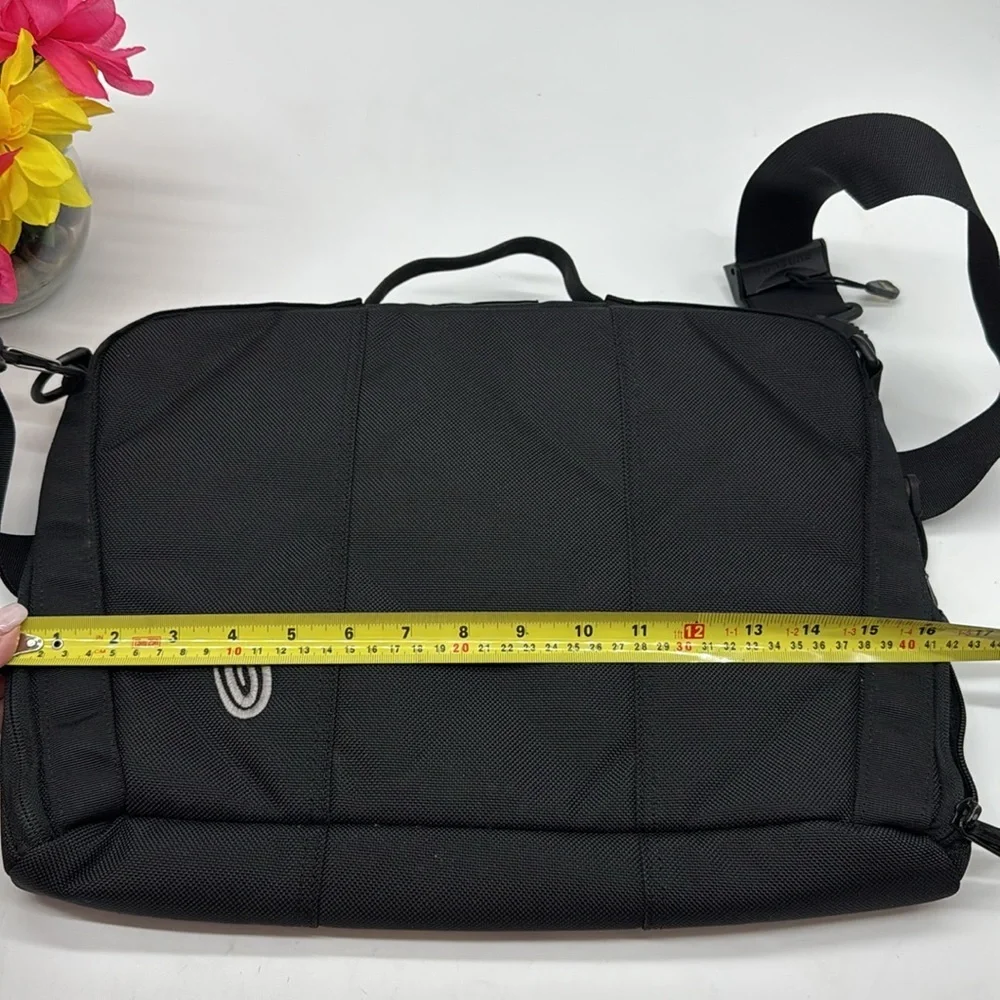 Timbuk2 Black Nylon Laptop Bag Messenger Bag Crossbody TOT9356A